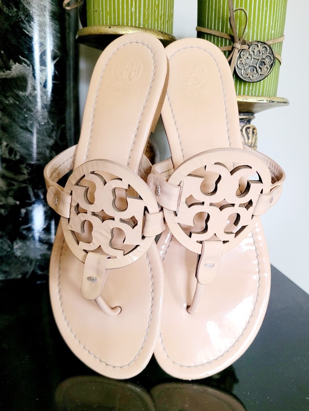 Tory Burch Miller Patent Leather Thong Sandals in MakeUp/Nude US 9 - Picture 3 of 16